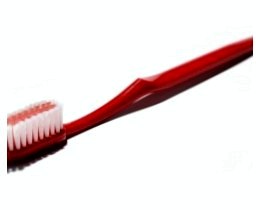 10 нестандартних застосувань зубної щітки при догляді за зовнішністю