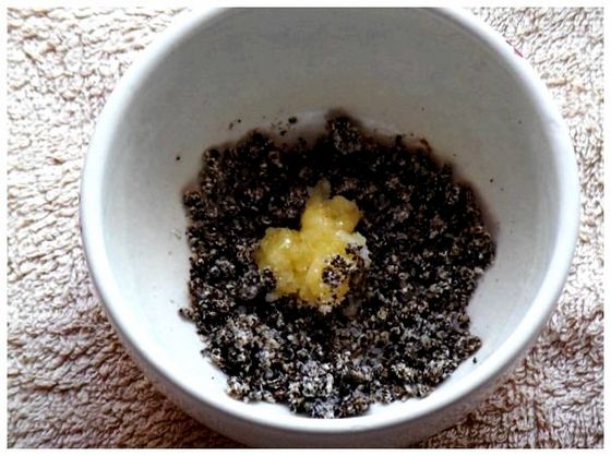 Чистимо пір`ячко: робимо самі кавовий скраб для обличчя з морською сіллю