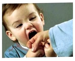 Що робити, якщо дитина дряпається і кусається?