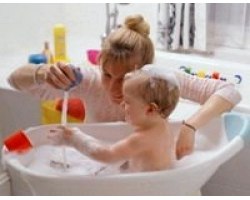 Ігри у ванні для дітей від року до двох років