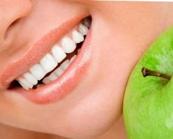 Імплантація зубів: вартість і відгуки