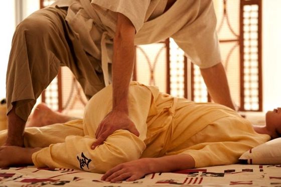 Японський масаж грудей, як прекрасна альтернатива пластику