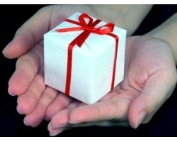 Як дарувати подарунки дівчині?