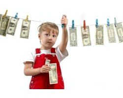 Як навчити дитину правильно ставитися до грошей