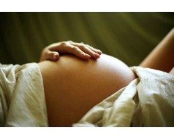 Як правильно повинен лежати плід в утробі?