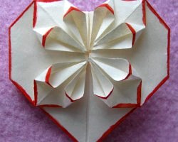 Як зробити орігамі з паперу: сердечко (відео)