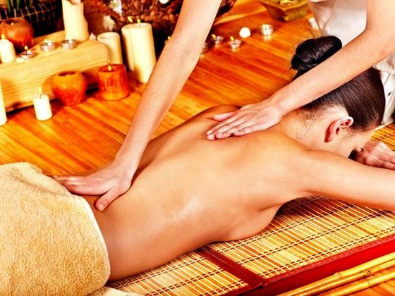 Як зробити збудливий масаж для чоловіка або жінки?