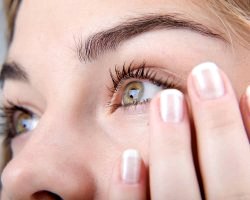 Як зняти набряк з очей від сліз? Корисні поради