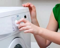 Як прати пуховик в пральній машині?