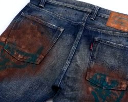 Як видалити фарбу з джинсів