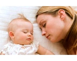 Як виспатися молодій мамі