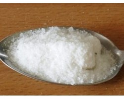 Кам`яна сіль для волосся: користь і рецепти