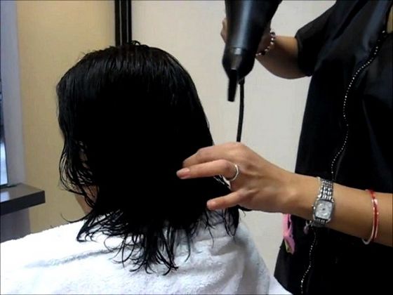 Кератинове вирівнювання: вирішення проблеми кучерявого волосся