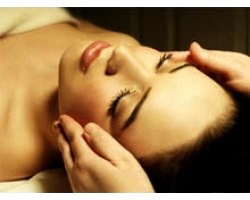 Косметичний масаж обличчя і шиї
