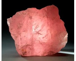 Лікувальні та магічні властивості рожевого кварцу