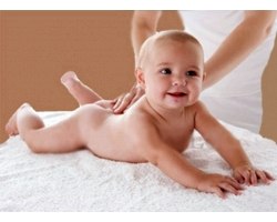 Лікувальний масаж дитині