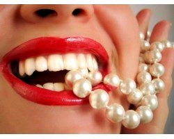 Наскільки білими повинні бути зуби?