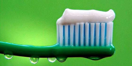Чому і як часто потрібно міняти зубну щітку?