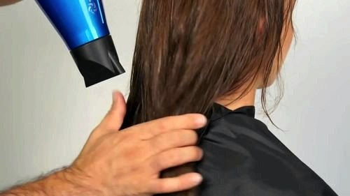 Прямі та гладке волосся: робимо бразильське кератіновие випрямлення будинку