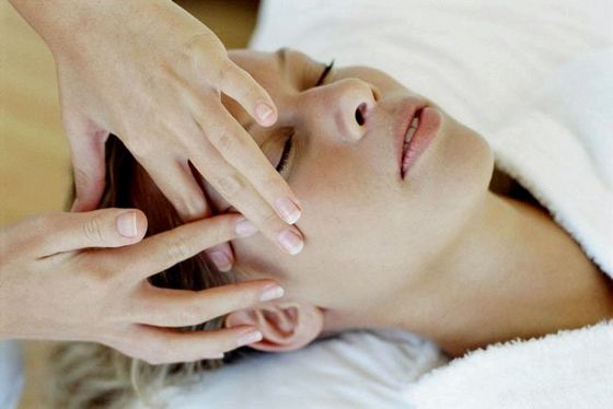 Секрети виконання масажу від зморшок