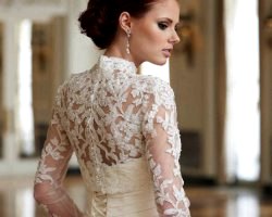 Скромна чарівність: вибираємо закрите весільну сукню