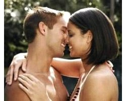 Чи варто цілуватися на першому побаченні?
