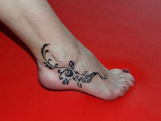 Татуювання для дівчат на нозі