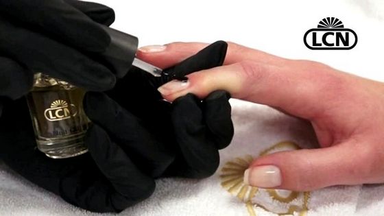 Запечатування нігтів в домашніх умовах - швидкий відновлює манікюр